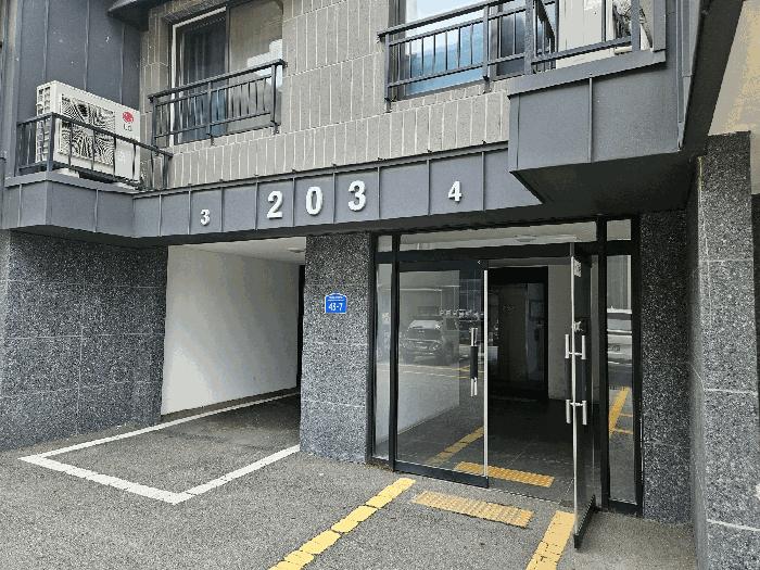 경기도 파주시 파주읍 봉서리 413-18 더힐펠리스 203동 3층304호 다세대(빌라) 경매 사진 2