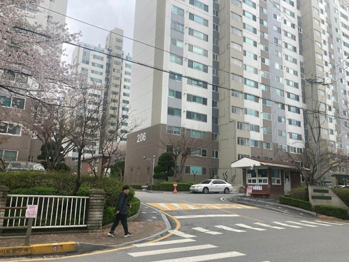 전북특별자치도 전주시 완산구 삼천천변1길 45, 204동 12층 1204호 (삼천동1가,흥건삼천2차아파트)구) 전북특별자치도 전주시 완산구 삼천동1가 289-5 아파트 경매 사진 1