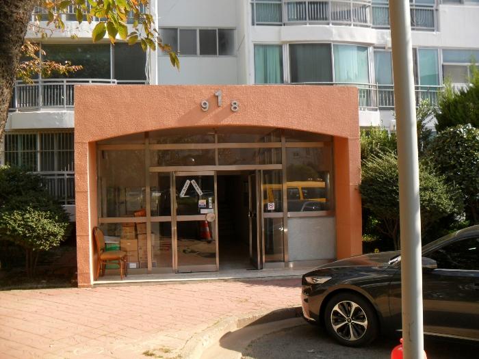 부산광역시 연제구 중앙대로1226번길 4, 1동 10층1008호 (거제동,거제한양)구) 부산광역시 연제구 거제동 129-1 아파트 경매 사진 2