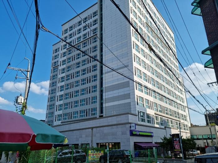 경기도 수원시 팔달구 갓매산로76번길 10, 1동 13층1309호 (고등동,루체스타)구) 경기도 수원시 팔달구 고등동 305-10 도시형생활주택 경매 사진 1