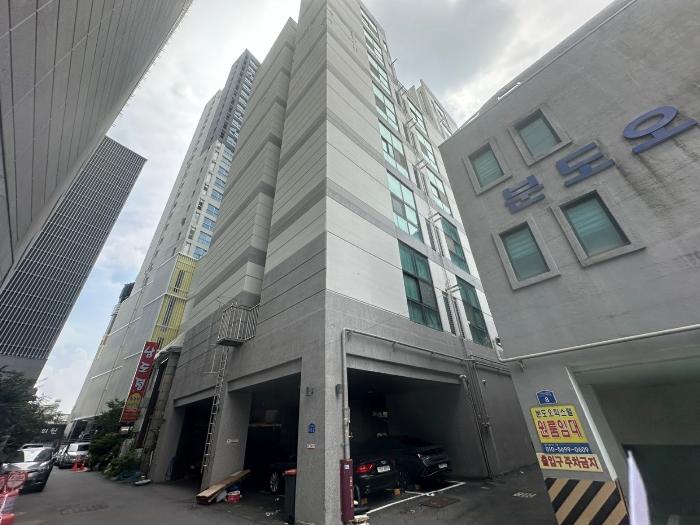 광주광역시 동구 구성로148번길 10-2, 제1동 제7층 제702호 (수기동,충장홀리어스오피스텔주건축물)구) 광주광역시 동구 수기동 89 오피스텔 경매 사진 1