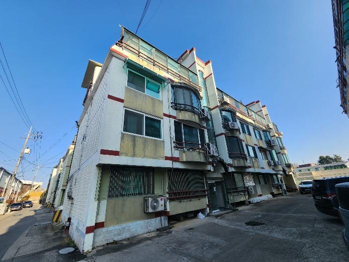 경기도 파주시 월롱면 한태말길 90, 4층401호 (코스모스빌라)구) 경기도 파주시 월롱면 영태리 119 다세대(빌라) 경매 사진 1