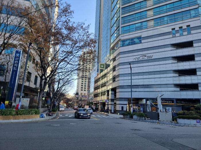 서울특별시 동작구 보라매로5길 43, 지1층지106-2호 (신대방동,보라매삼성쉐르빌)구) 서울특별시 동작구 신대방동 395-66 근린상가 경매 사진 2