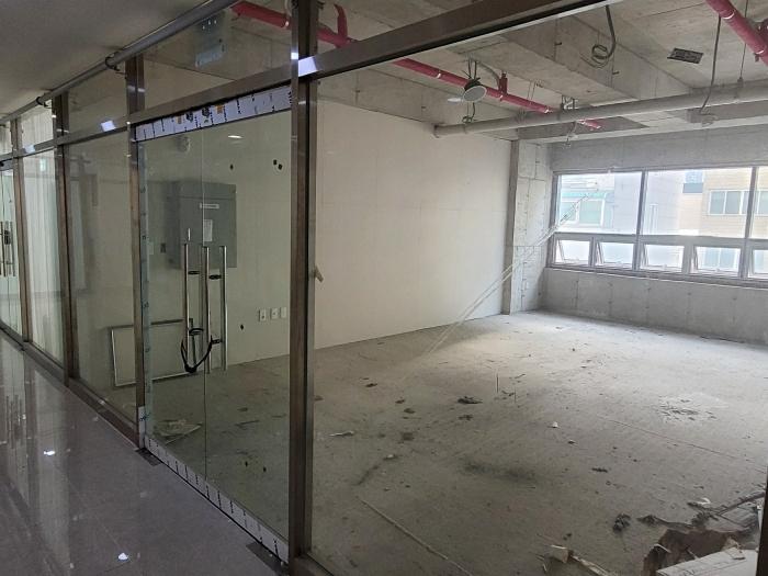 울산광역시 남구 삼산로 50, 2층210호 (신정동,신정오펠리움플러스)구) 울산광역시 남구 신정동 684-1 근린상가 경매 사진 15