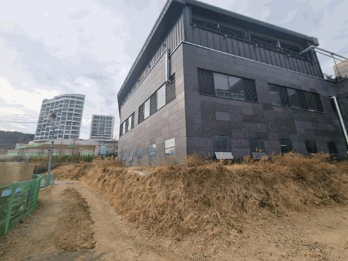 부산광역시 기장군 기장읍 시랑리 709 더이스트인부산 3층308호 근린상가 경매 사진 2