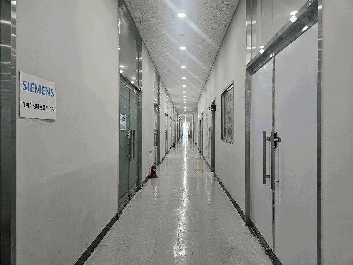 경기도 안양시 동안구 호계동 555-42 안양에스케이브이1센터 2층205호 아파트형공장 경매 사진 3