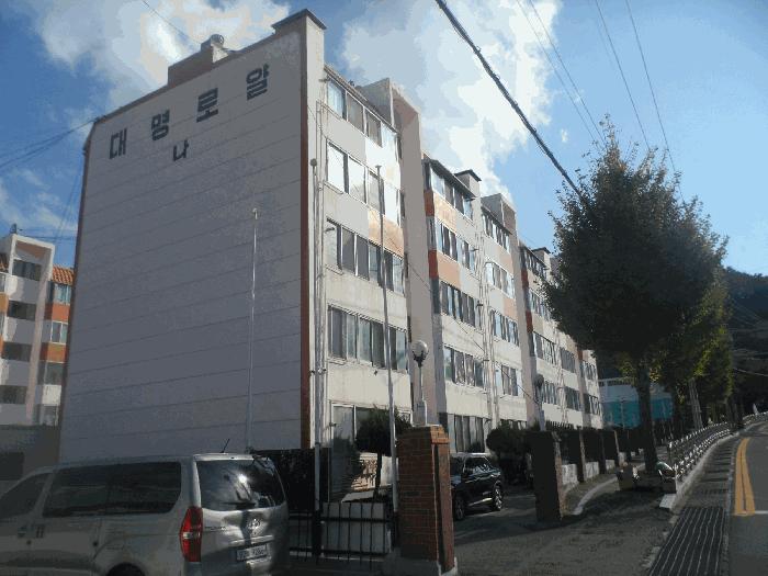 경상남도 거제시 능포동 469-2 대명로얄맨션 나동 2층205호 아파트 경매 사진 1
