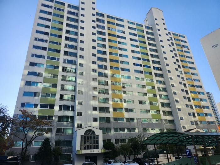 경기도 오산시 운암로 64, 103동 7층701호 (오산동,운암대동황토방아파트)구) 경기도 오산시 오산동 923-2 아파트 경매 사진 1