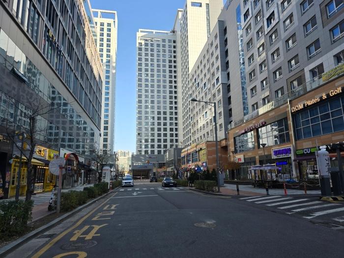 인천광역시 서구 청라한내로100번길 8-28, 2층230호 (청라동,청라레이크봄)구) 인천광역시 서구 청라동 96-7 근린상가 경매 사진 2