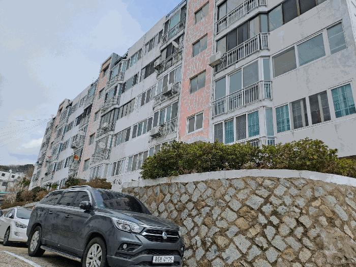부산광역시 남구 양지골로 152, 3동 4층504호 (감만동,유창그린)구) 부산광역시 남구 감만동 189-77 아파트 경매 사진 1