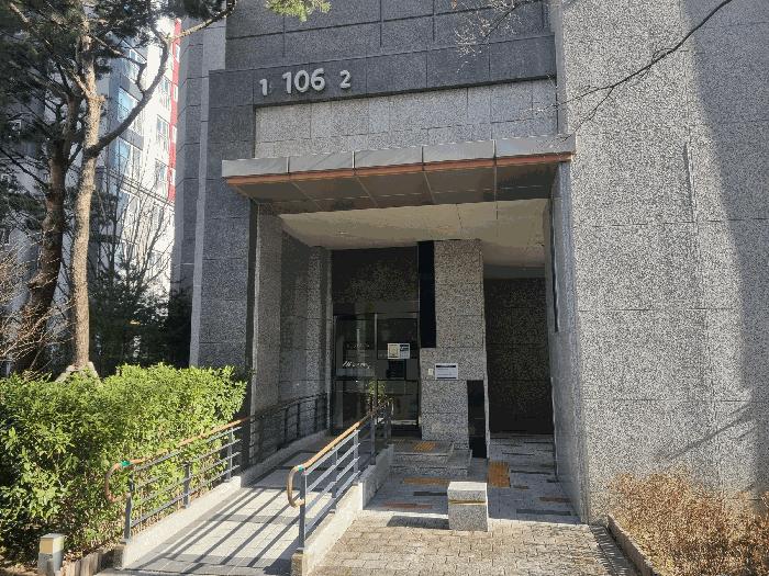 광주광역시 북구 각화동 594 힐스테이트각화 106동 3층302호 아파트 경매 사진 2