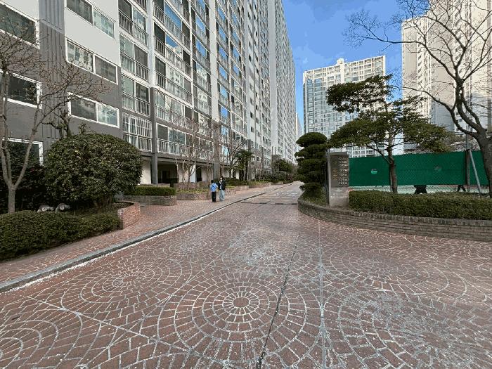 부산광역시 남구 용호동 176-30 엘지메트로시티 128동 8층804호 아파트 경매 사진 1
