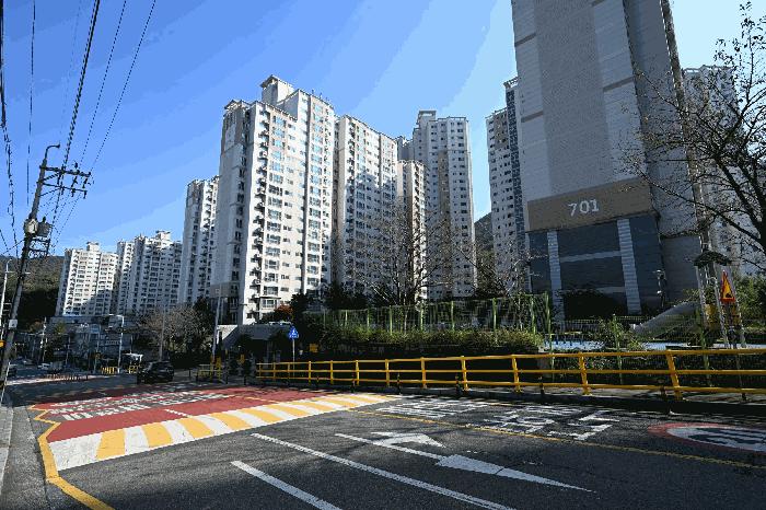 전라남도 광양시 광양읍 용강리 907 광양송보파인빌7차아파트 704동 4층403호 아파트 경매 사진 1