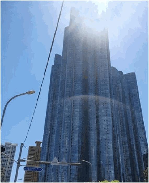 부산광역시 해운대구 우동 1407 해운대두산위브더제니스 102동 59층5912호 아파트 경매 사진 3