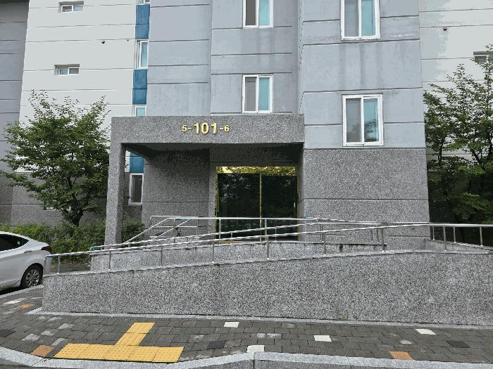 경상북도 김천시 어모면 동좌리 817 더테라스휴 제101동 제4층 제406호 다세대(빌라) 경매 사진 1