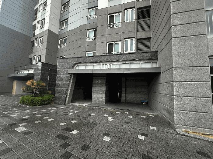울산광역시 북구 산하동 1033-1 울산블루마시티2차푸르지오 101동 24층2403호 아파트 경매 사진 3