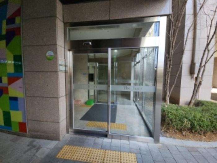 인천광역시 연수구 컨벤시아대로130번길 100, 1803동 34층3403호 (송도동,송도더샵그린워크3차)구) 인천광역시 연수구 송도동 19-3 아파트 경매 사진 7