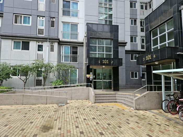 경상남도 김해시 김해대로1902번길 30, 101동 15층1502호 (구산동,일동미라주)구) 경상남도 김해시 구산동 1074 아파트 경매 사진 2