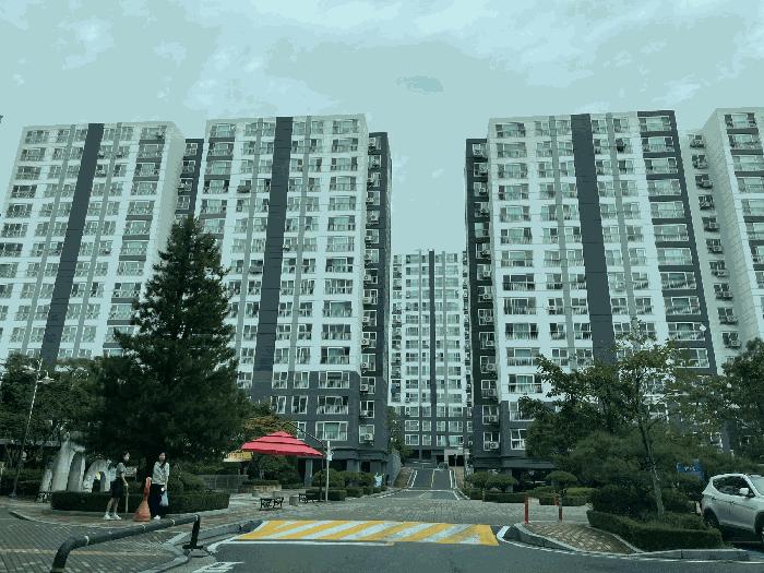 전북특별자치도 완주군 봉동읍 둔산리 871-1 라송 센트럴카운티 102동 2층206호 아파트 경매 사진 2