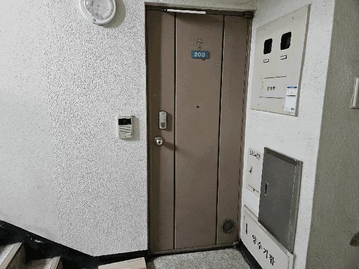 경기도 안양시 동안구 호계동 570 럭키호계아파트 102동 2층203호 아파트 경매 사진 4