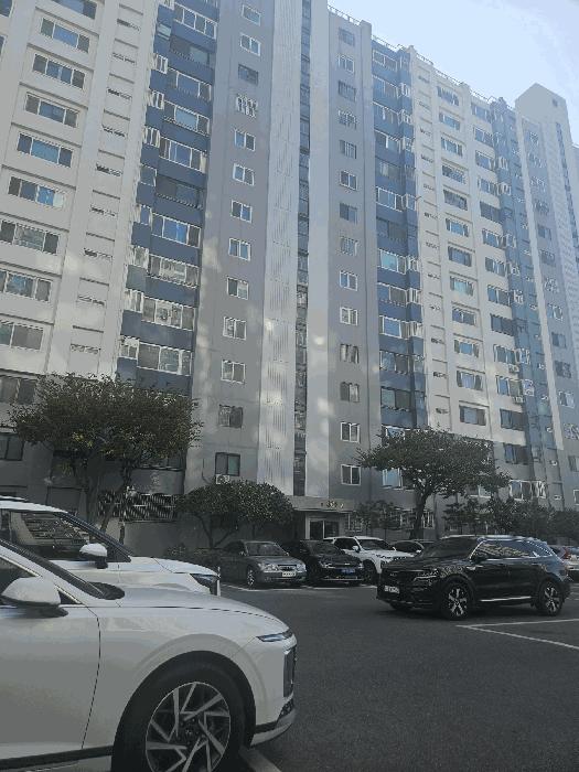 경상북도 경주시 동천동 702-12 우주로얄맨션 제301동 제1층 제104호 아파트 경매 사진 2