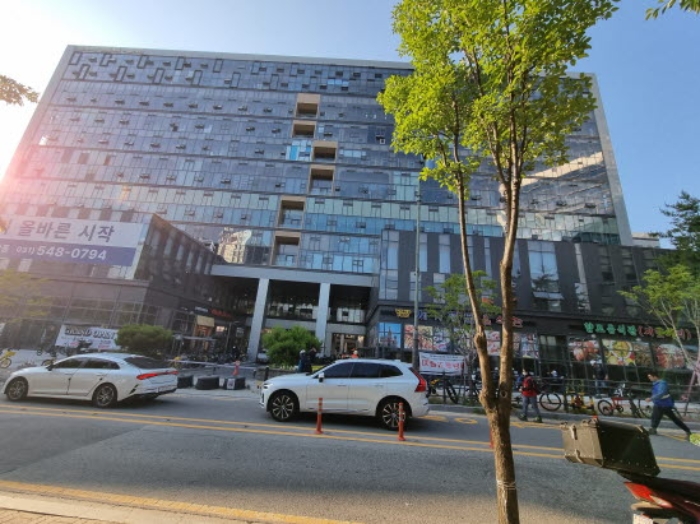 경기 용인시 기흥구 농서동 455, 1층엘143호 (농서동,프리미엄원희캐슬기흥서천) 외 1개호 외 2필지 근린상가 경매 사진 1