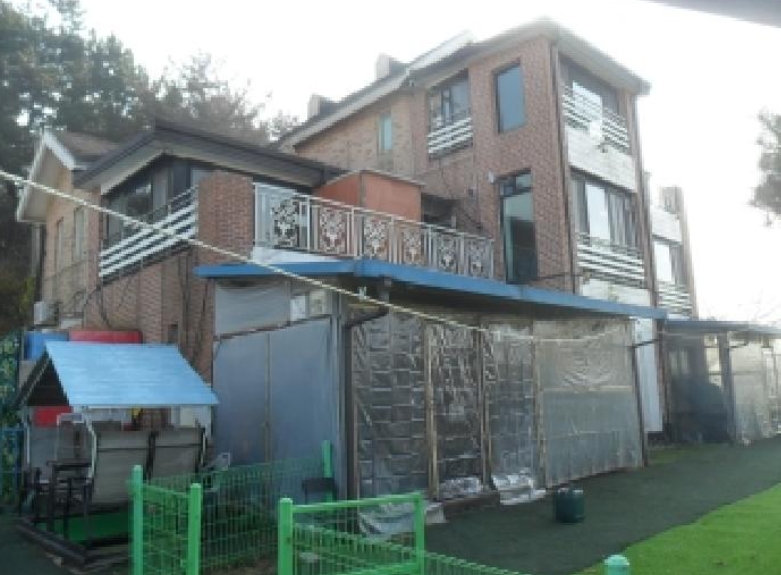 충청남도 태안군 남면 신온리 652-50 외 2필지 숙박시설 경매 사진 1