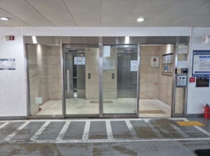 서울 서대문구 창천동 510-2, 6층612호 (창천동,쓰리알유시티아파트) 외 3필지 아파트 경매 사진 2