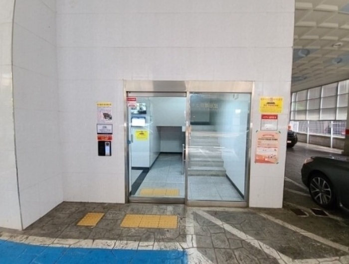 인천 부평구 부평동 379-82, 14층 1405호 (부평동,베네시안5차) 외 2필지 아파트 경매 사진 2
