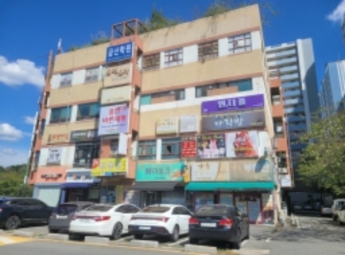 경남 진주시 금산면 장사리 1000, 136동 3층301호 (금산흥한골든빌) 외 7필지 근린상가 경매 사진 1