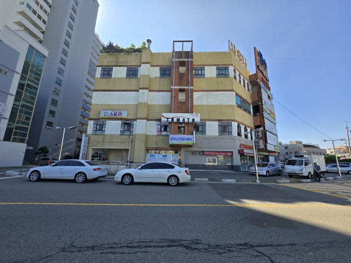 경남 진주시 금산면 장사리 1000, 136동 3층301호 (금산흥한골든빌) 외 7필지 근린상가 경매 사진 3