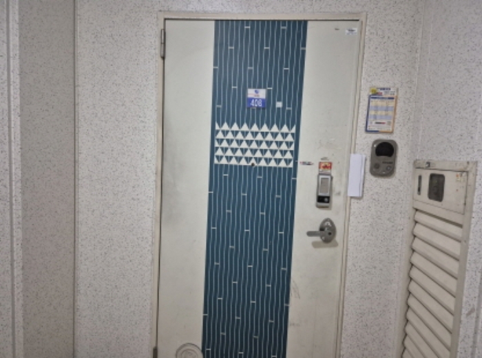 울산 남구 야음동 594-37, 103동 4층408호 (야음동,신정현대홈타운) 외 3필지 아파트 경매 사진 2