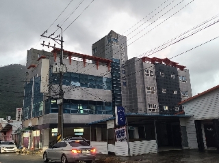 경남 통영시 광도면 황리 1585-8, 가동 1층101호 외 2개호 근린상가 경매 사진 1