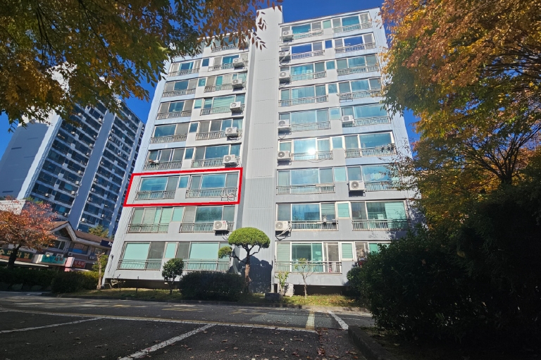 충남 천안시 동남구 신부동 861, 107동 3층302호 (신부동,우방아파트) 외 2필지 아파트 경매 사진 1