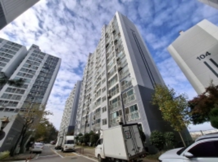 경남 사천시 용현면 신복리 7-1, 107동 9층904호 (동강아뜨리에) 외 1필지 아파트 경매 사진 1