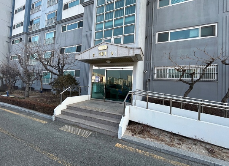 경북 포항시 남구 연일읍 오천리 170, 101동 3층302호 (대우네오빌프리미엄) 외 1필지 아파트 경매 사진 2