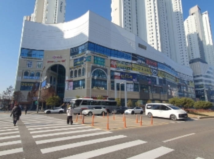경기 화성시 송동 725-4, 1층1080호 (송동,더샵동탄센텀폴리스1단지그랑파사쥬) 외 3필지 근린상가 경매 사진 1