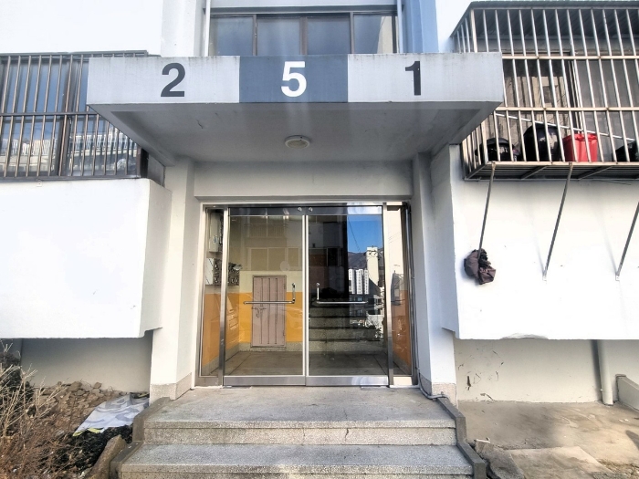 부산 부산진구 개금동 산 54-4, 5동 2층202호 (개금동,고원아파트) 외 9필지 아파트 경매 사진 9