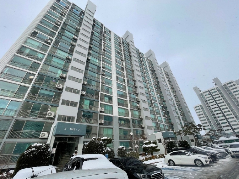 충남 홍성군 홍성읍 오관리 947, 102동 15층1508호 (현대아파트) 외 2필지 아파트 경매 사진 1
