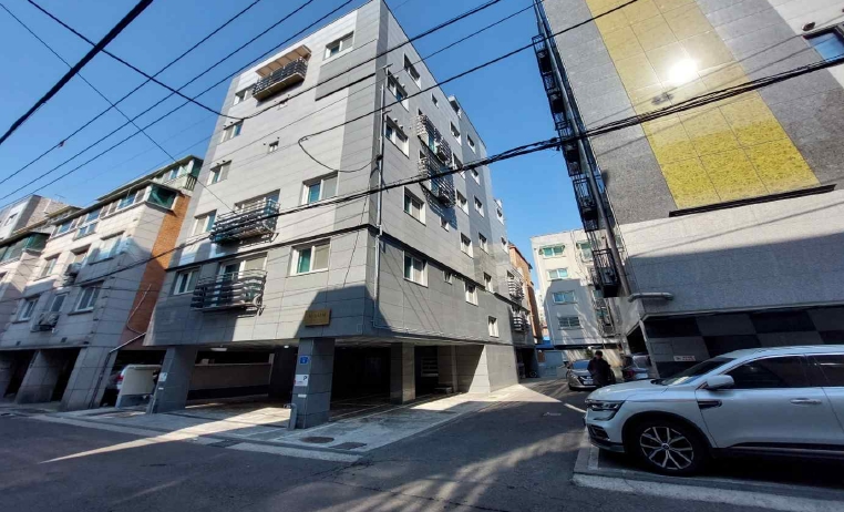 서울특별시 동작구 대방동 378-21 시그니처 2층201호 외 2필지 도시형생활주택 경매 사진 1