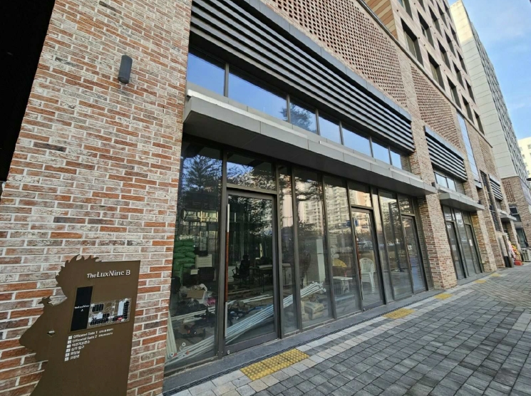 경기 김포시 구래동 6871-33, 비동 1층111호 (구래동,김포더럭스나인오피스텔) 외 2개호 외 1필지 근린상가 경매 사진 11