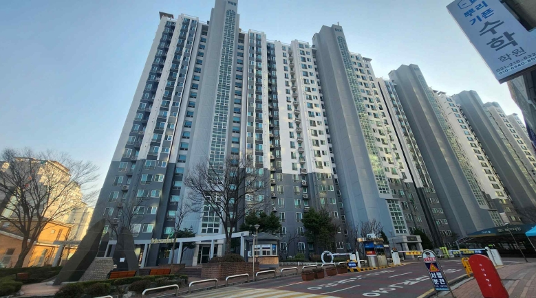 경기도 수원시 팔달구 우만동 600 월드메르디앙아파트 108동 17층1704호 아파트 경매 사진 1