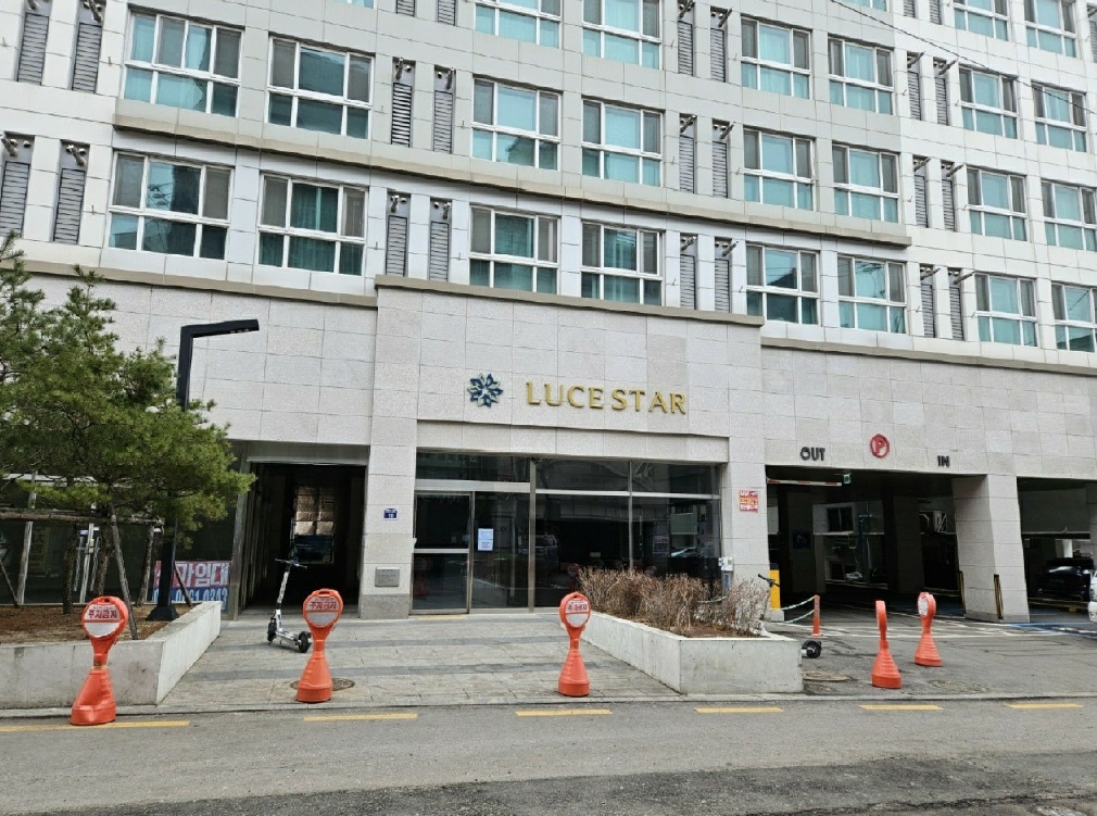 경기도 수원시 팔달구 고등동 305-10 루체스타 1동 2층211호 외 1필지 오피스텔(주거) 경매 사진 3