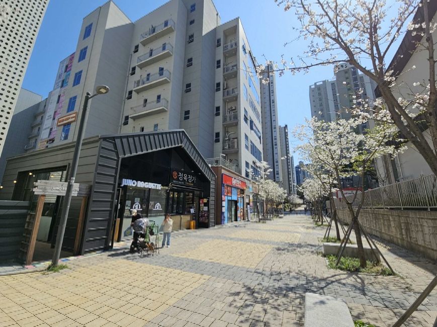 부산광역시 기장군 일광읍 삼성리 806-1 지음프라자 1층112호 외 1필지 근린상가 경매 사진 1