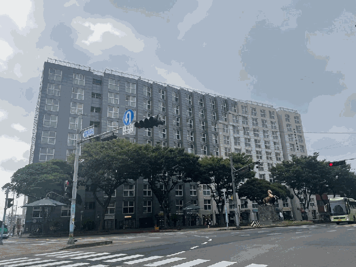 제주특별자치도 제주시 일도이동 602-1 제주신항코아루디펠리체 2층 239호 외 7필지 오피스텔(주거) 경매 사진 3
