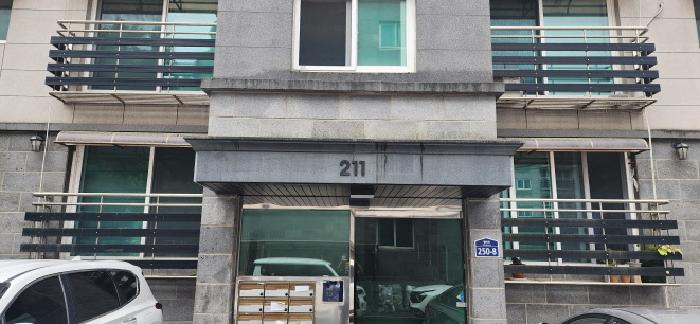 경기도 파주시 야동동 813-10 청우하이츠 211동 4층401호 외 1필지 다세대주택 경매 사진 3