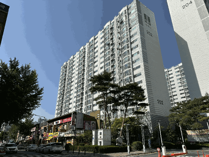 대전광역시 서구 가장동 55 삼성래미안아파트 202동 17층1706호 외 7필지 아파트 경매 사진 6