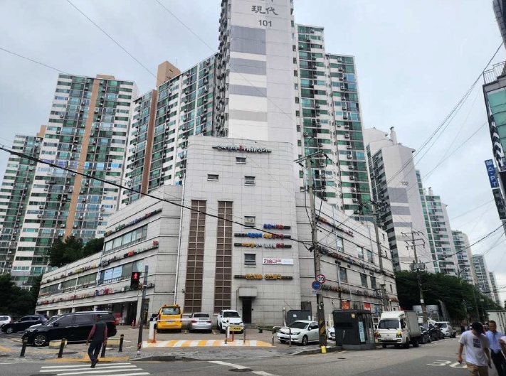 서울특별시 강동구 암사동 509 선사현대아파트 101동 2층206호 외 1필지 근린상가 경매 사진 1