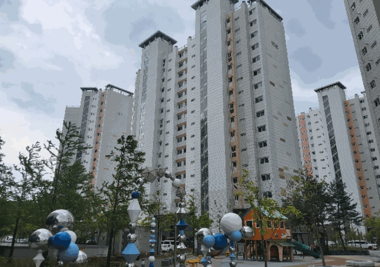 경상북도 김천시 덕곡동 1467 코아루푸르나임 108동 8층804호 외 1필지 아파트 경매 사진 2