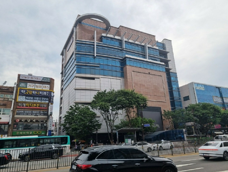 경기도 성남시 중원구 성남동 3499 니즈몰 1층1011호 외 2필지 근린상가 경매 사진 1